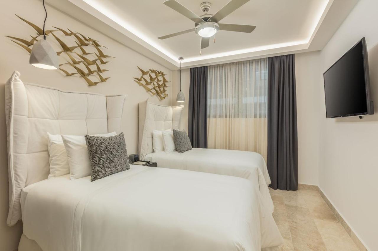 Serenity Grand Suites Hotel Boutique Playa del Carmen Esterno foto